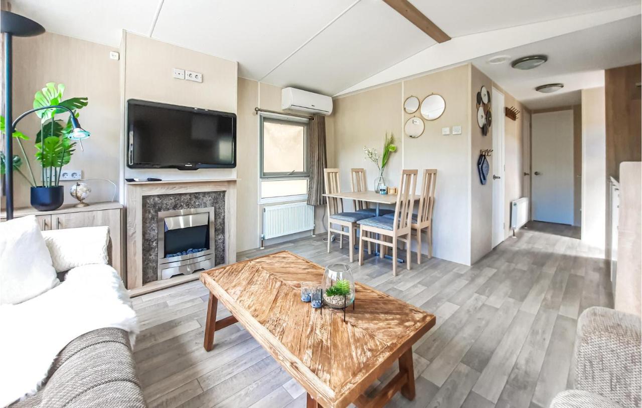 3 Bedroom Beautiful Home In Heinkenszand Bagian luar foto