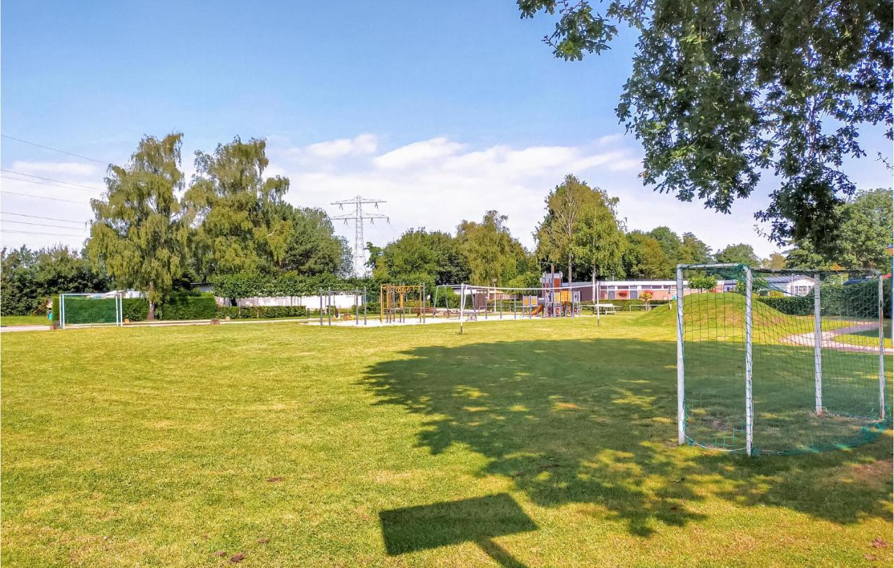 3 Bedroom Beautiful Home In Heinkenszand Bagian luar foto