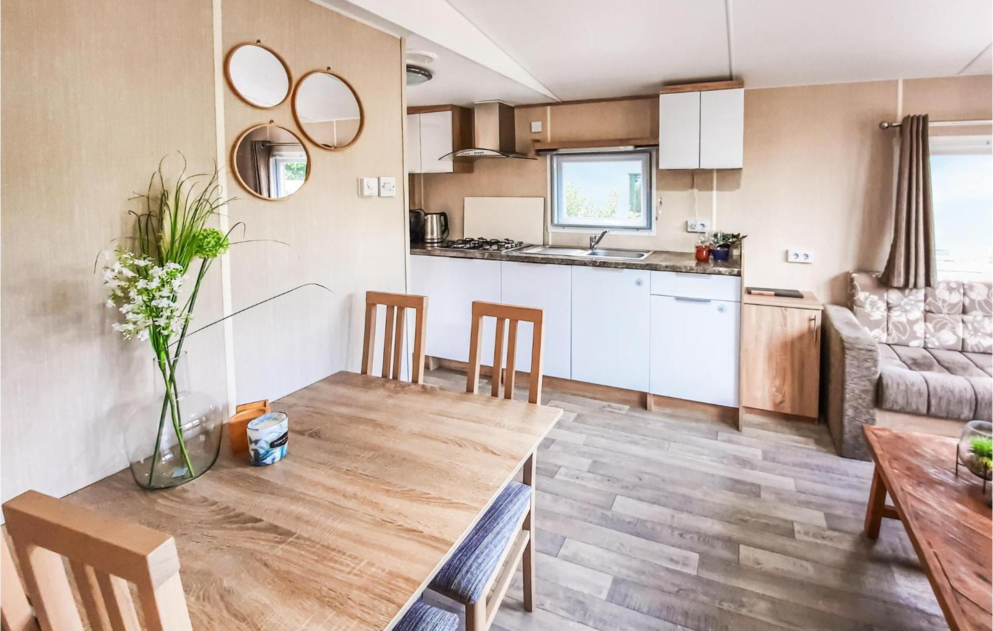 3 Bedroom Beautiful Home In Heinkenszand Bagian luar foto