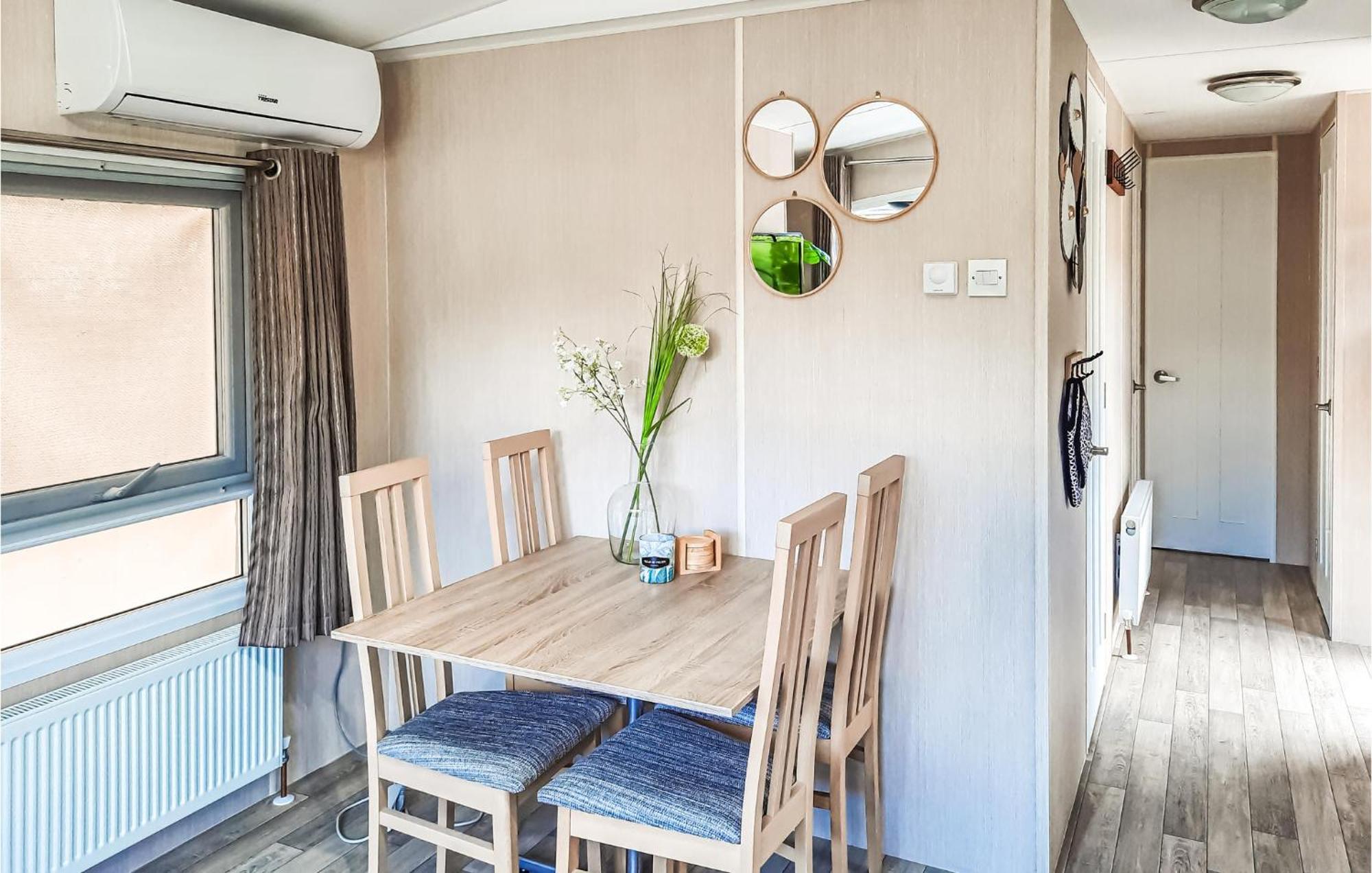 3 Bedroom Beautiful Home In Heinkenszand Bagian luar foto