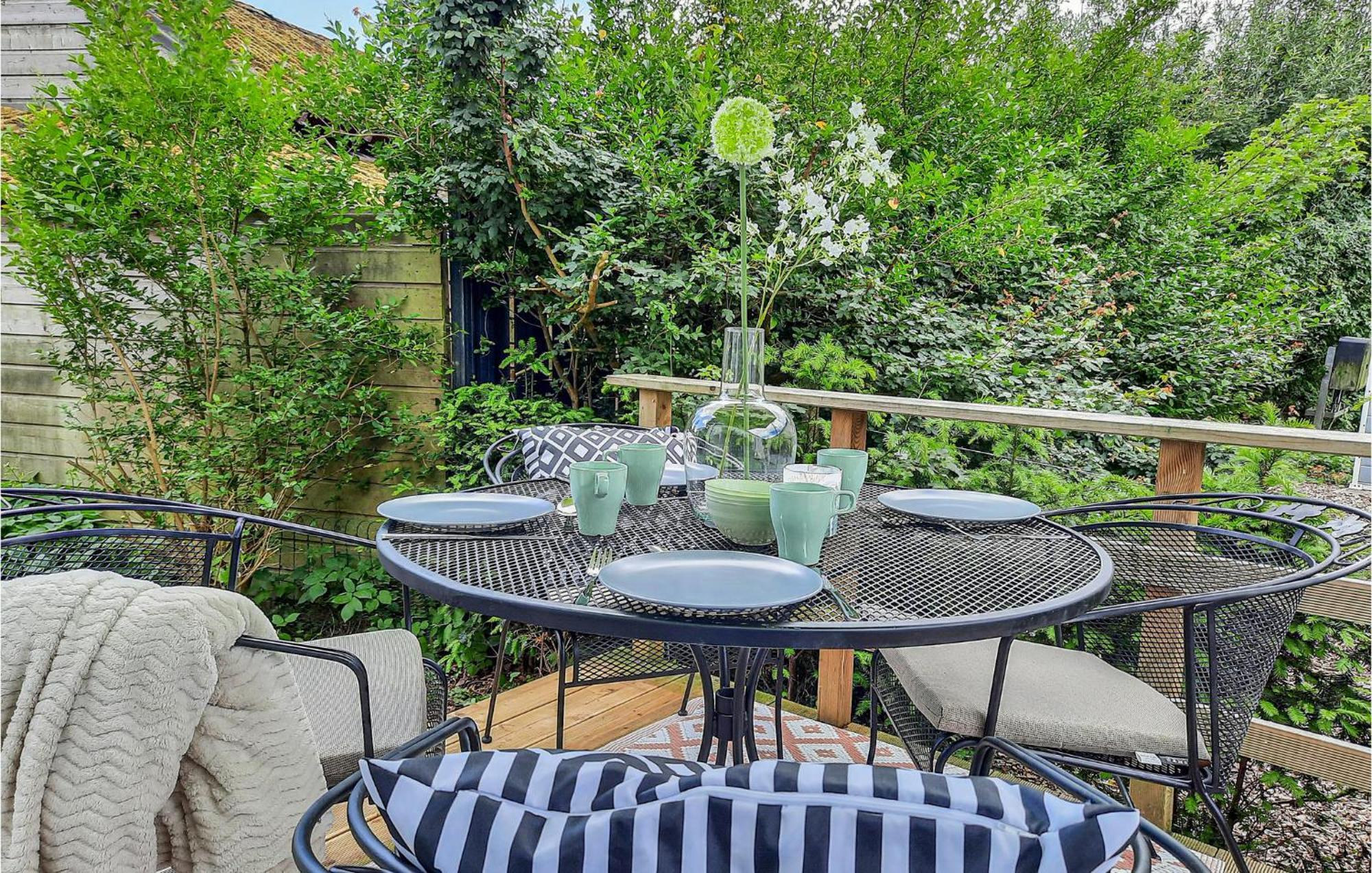 3 Bedroom Beautiful Home In Heinkenszand Bagian luar foto